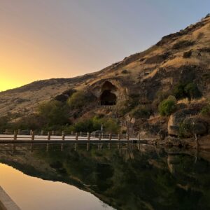 secret-travel-guide-qnUo5LN80zI-unsplash